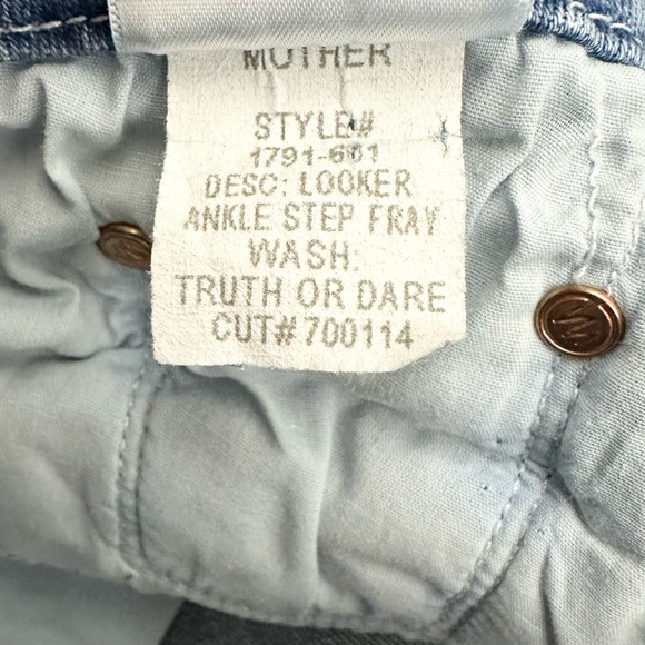 Mother Denim The Looker Ankle Step Fray in Truth Or Dare - Picture 13 of 15